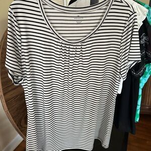Women's Black and White Striped Top